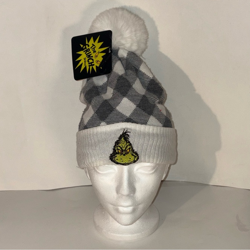 [2/$25] [NWT] THE GRINCH DR SEUSS GREY AND WHITE PLAID PATTERNED TOQUE BEANIE